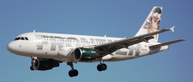 Airbus A319 (N920FR) - Landing on 35L.