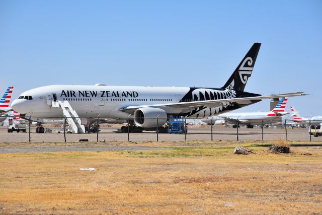 Boeing 777-200 (ZK-DKA) - One of at least four ANZ 777's that I saw at ROW. 04-04-22