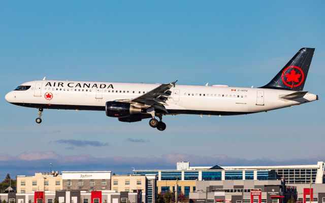 Airbus A321 (C-GITU)