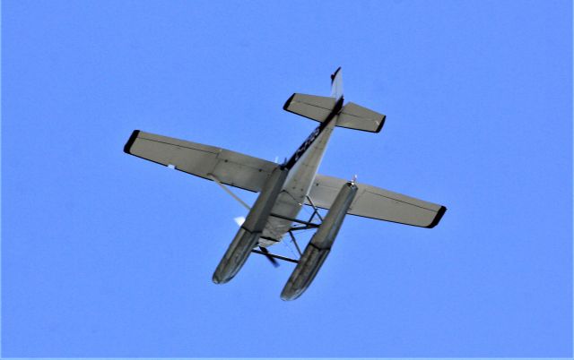 C-FIQG — - C-FIQG Cessna 180 Skywagon en vol au dessus de Lavaltrie QC. le 24-05-2021 à 10:56