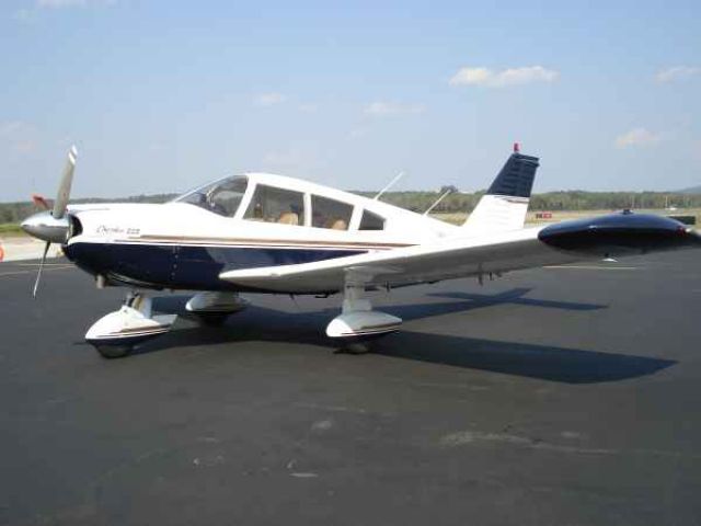 Piper Cherokee (N8516N)