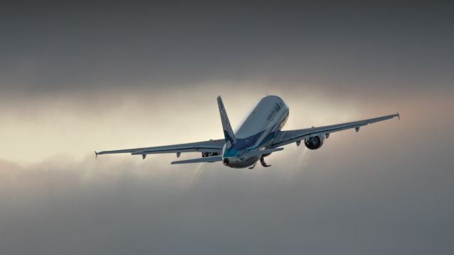 Airbus A320 (JA8947)