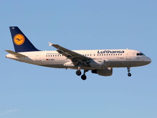 Airbus A319 (D-AILL) - 18 sept 2015