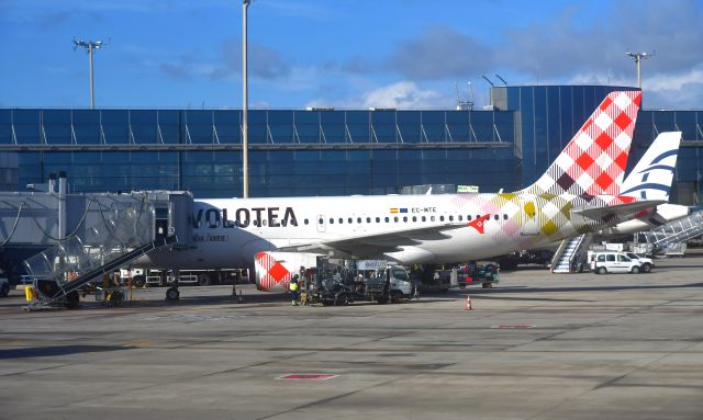 Airbus A319 (EC-MTE) - Volotea Airlines Airbus A319-111 EC-MTE in Madrid 