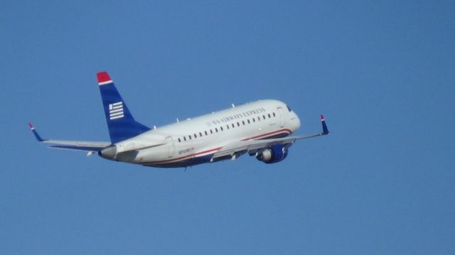 Embraer 175 (N514MD)