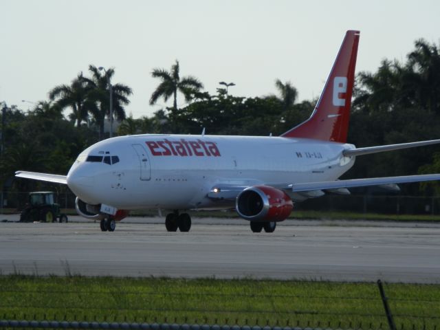 BOEING 737-300 (XA-AJA)