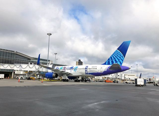 Boeing 757-200 (N14106) - Her Art Now Special Livery