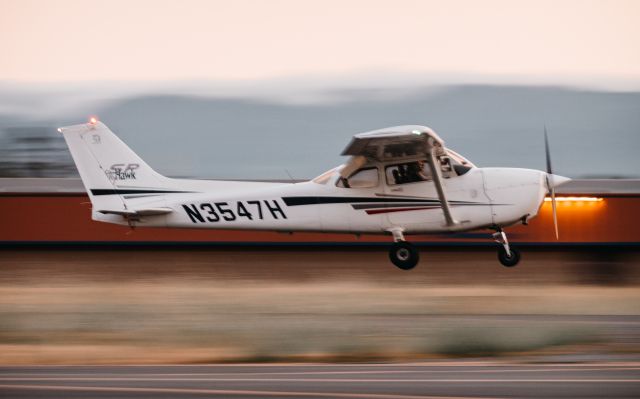 Cessna Skyhawk (N3547H)