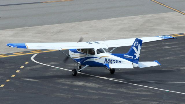 Cessna Skyhawk (N443ER)