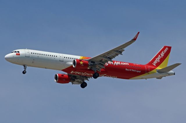 Airbus A321 (VN-A677)