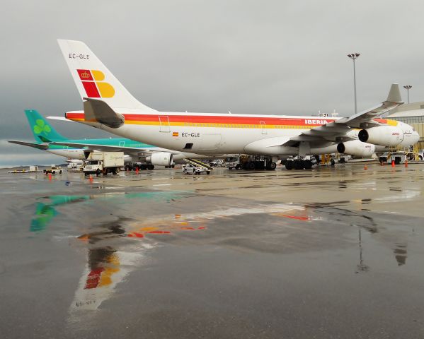 Airbus A340-300 (EC-GLE)