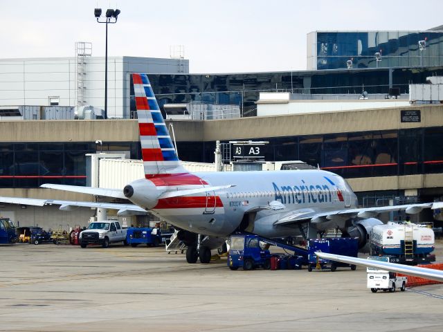 Airbus A319 (N708UW) - AAL824 PHL-BDA