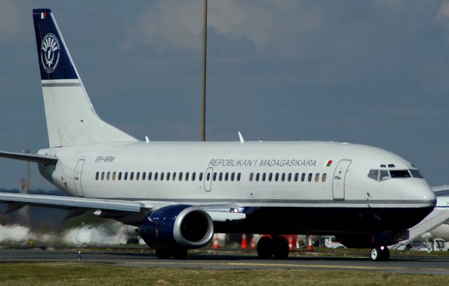 Boeing 737-700 (5R-MRM)