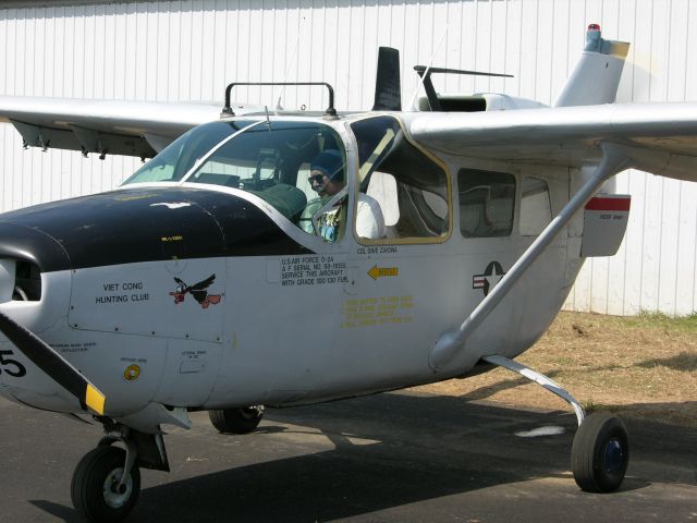 N302A — - Prepping for a local flight, rear engine running