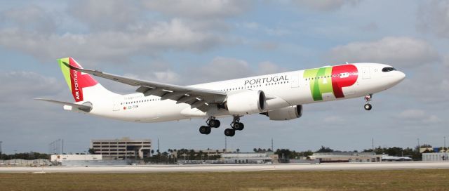 Airbus A330-900 (CS-TUM) - Landing at MIA on the afternoon of the 5th of February, 2020.