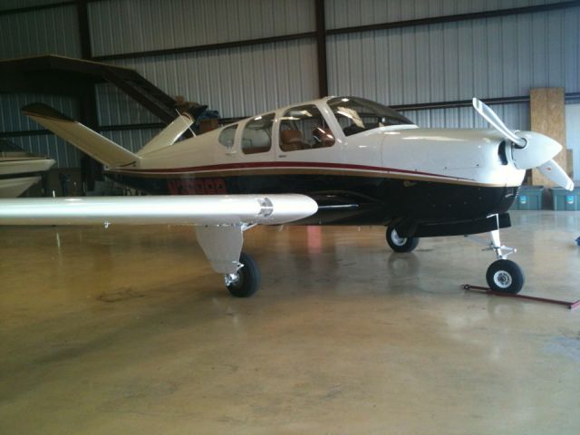 Beechcraft 35 Bonanza (N3898B)