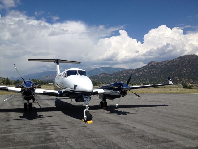 Beechcraft Super King Air 200 (N806KM)