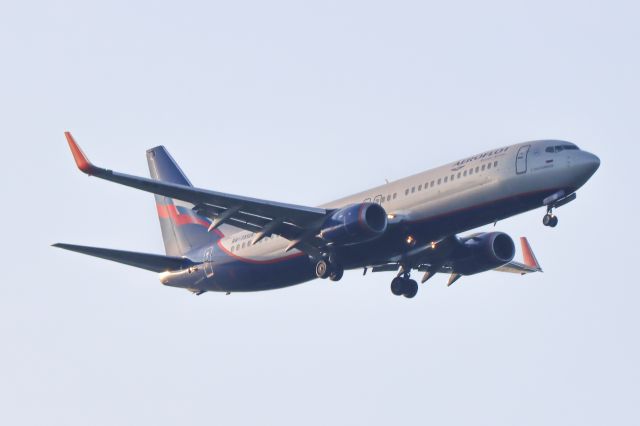 Boeing 737-800 (RA-73128)