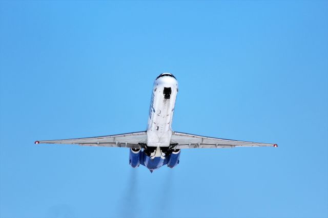 McDonnell Douglas MD-83 (N891GA) - So much for the 60 Minutes feature  on Allegiant Air last week with their maintenance issues on the MD Series.  This take-off beats an Airbus 319s any day.  