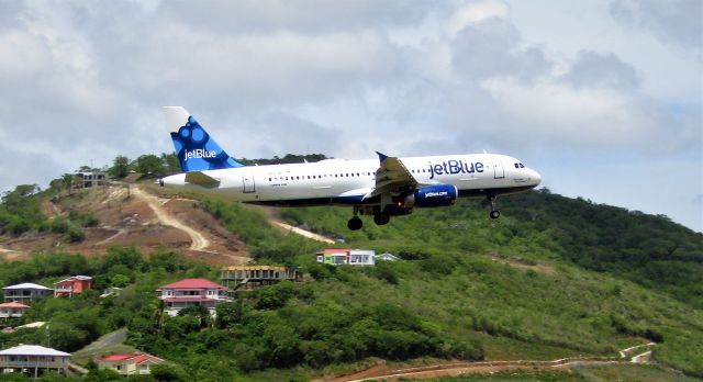 Airbus A320 (N612JB)