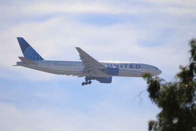 Boeing 777-200 (N769UA)