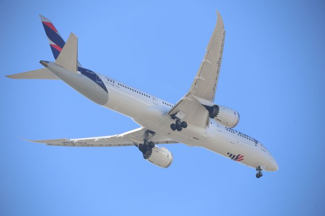 Boeing 787-9 Dreamliner (CC-BGP)