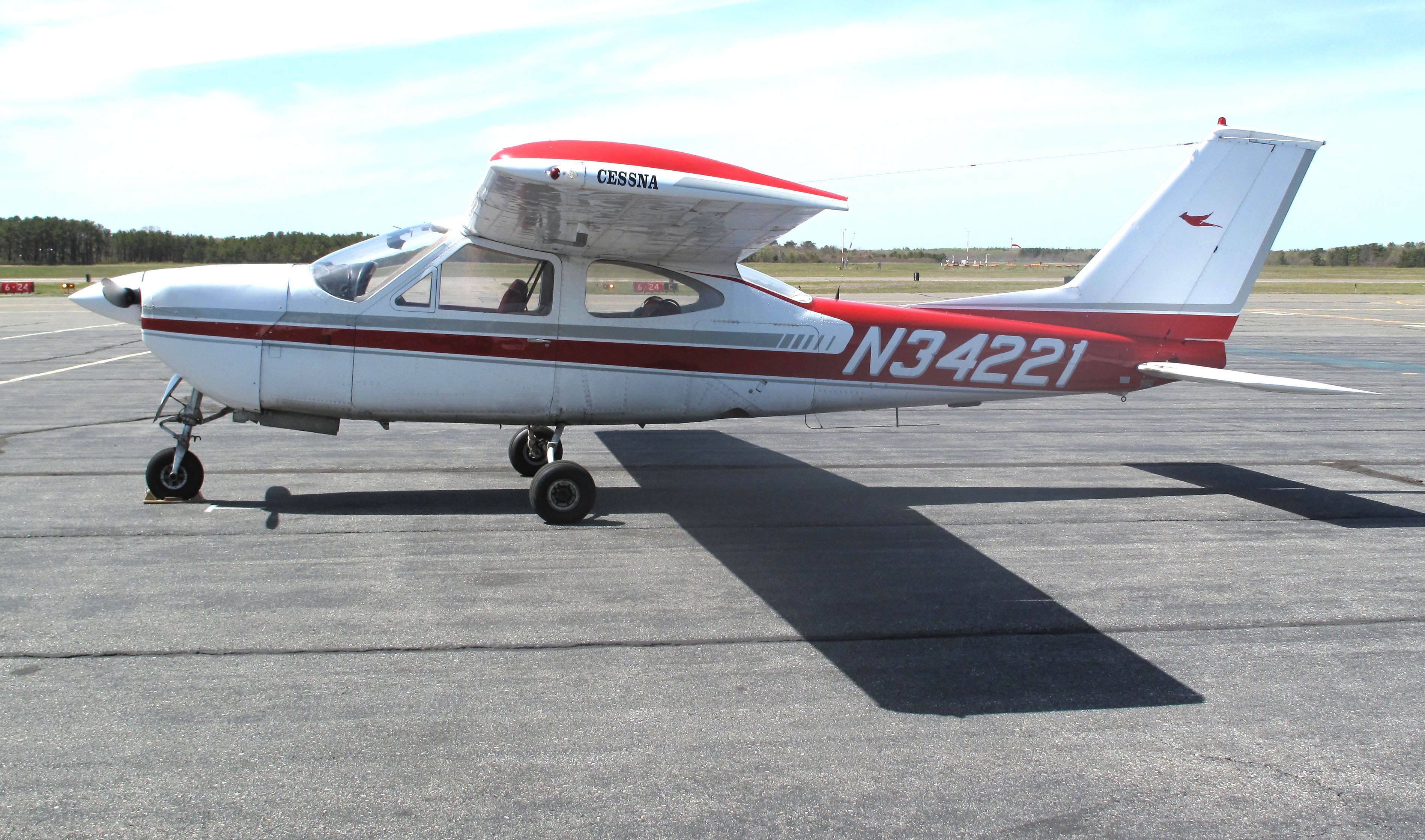 Cessna Cardinal (N34221)