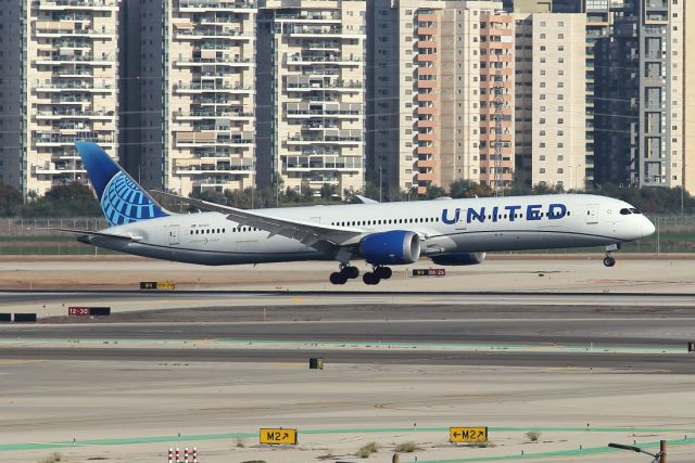 BOEING 787-10 Dreamliner (N13013) - 17/12/2022:br /Flight from Newark (EWR) about to land on runway 12.