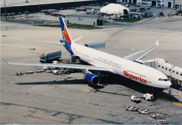 Airbus A330-300 (C-FBUS) - Proudly wearing her "First A330 in North America" titles!