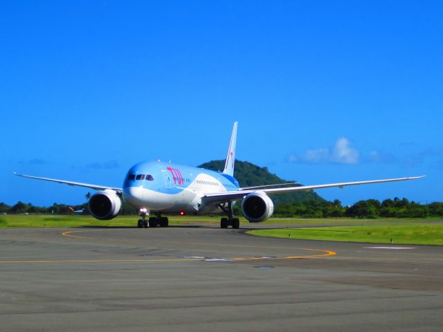 Boeing 787-9 Dreamliner (G-TUIK)