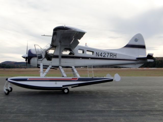 De Havilland Canada DHC-2 Mk1 Beaver (N427RH) - Nice catch today in Orange 11-4-17, saw it approaching as I was about to leave!