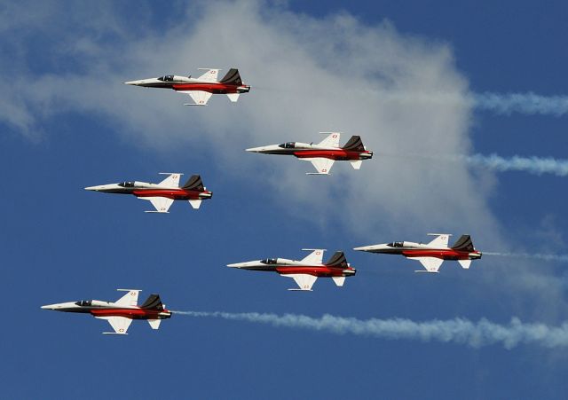 — — - Patrouille Suisse at ILA 2010 Berlin