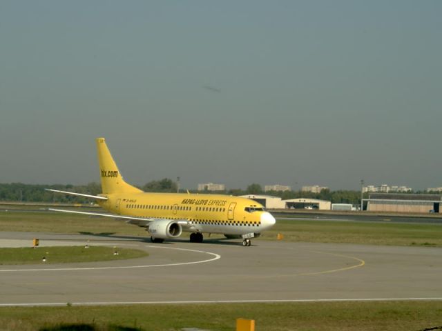 Boeing 737-700 (D-AHLG) - D-Berlin TXL , ca.2008