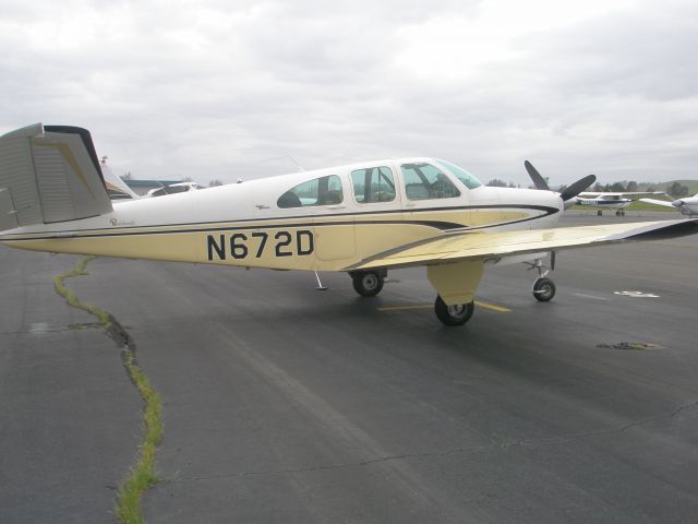 Beechcraft 35 Bonanza (N672D)