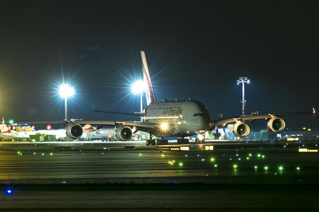 Airbus A380-800 (A6-EOO)