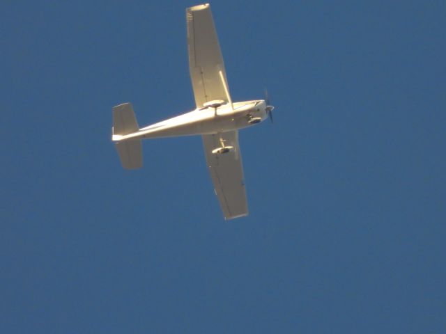 Cessna Skylane (N2579G) - EWK-br /10/19/22