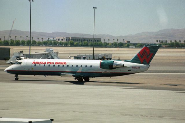 Canadair Regional Jet CRJ-200 (N17231) - Aug-04