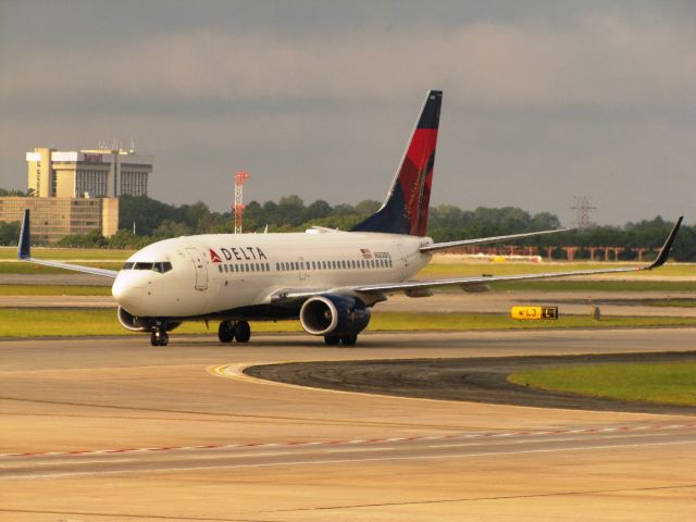 Boeing 737-700 (N302DQ)