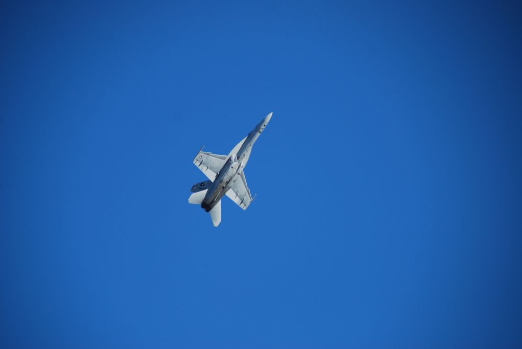 McDonnell Douglas FA-18 Hornet (16-6467) - Vertical climb.