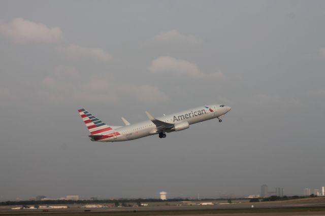 Boeing 737-800 (N823NN) - N823NN launches out of DFW for a flight to RDU!