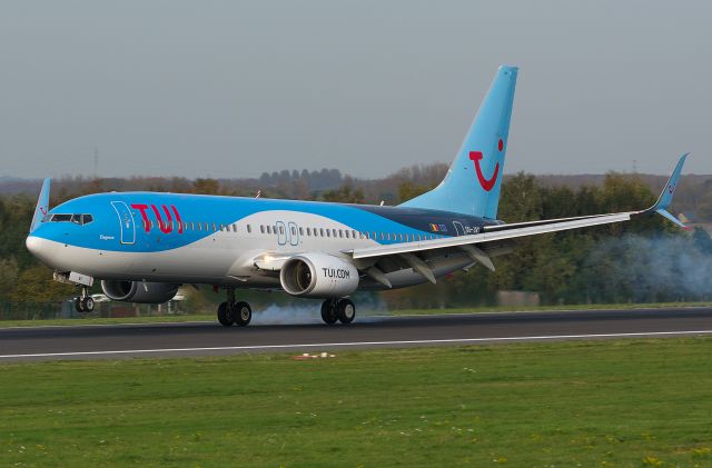 Boeing 737-800 (OO-JAY)