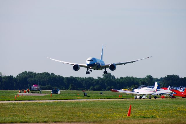 Boeing 787-8 (N787BA)