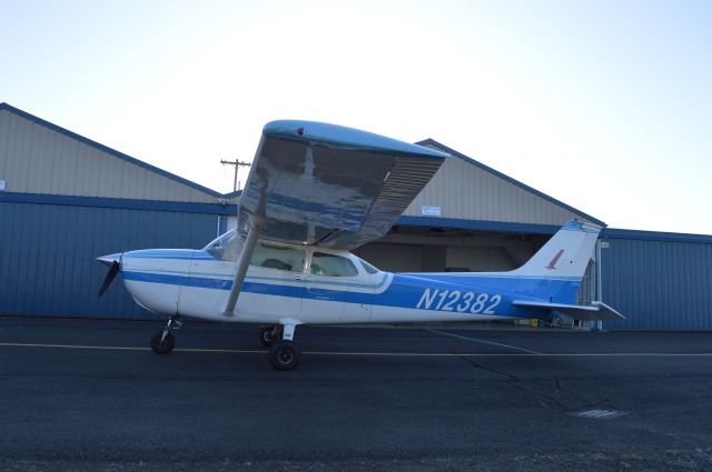 Cessna Skyhawk (N12382) - Just prior to putting it back in the hangar after doing a checkout flight with the local flying club.