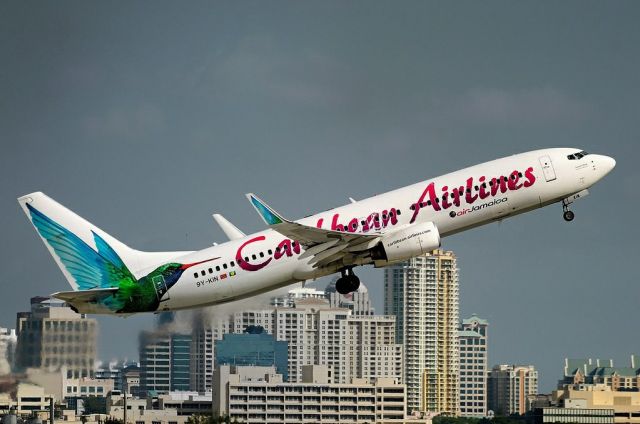 Boeing 737-800 (9Y-KIN) - Caribbean Airlines - Air Jamaica 9Y-KIN Steep departure of Fort Lauderdale International Airport. Courtesy Robert James Starling©