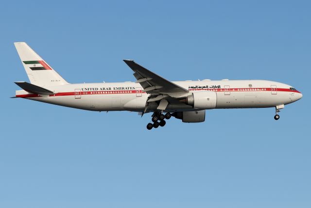 Boeing 777-200 (A6-ALN) - The United Arab Emirates delegation arriving in New York for the UN General Assembly