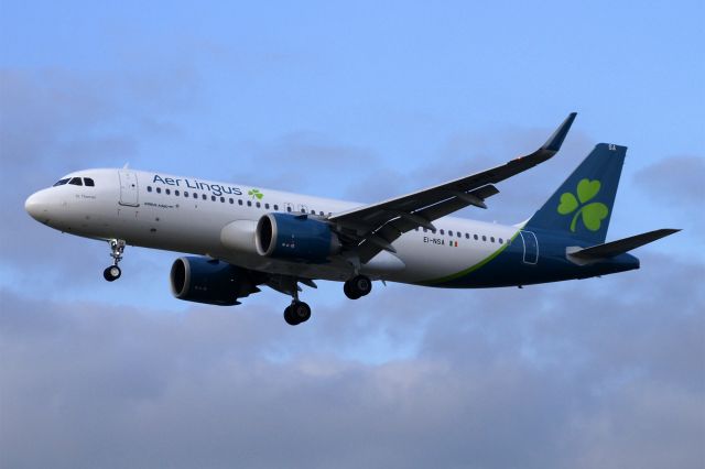 Airbus A320 (EI-NSA) - Airbus A320-251N, Aer Lingus, EI-NSA, 13.Oct.2022, EGLL London Heathrow, Myrtle Ave