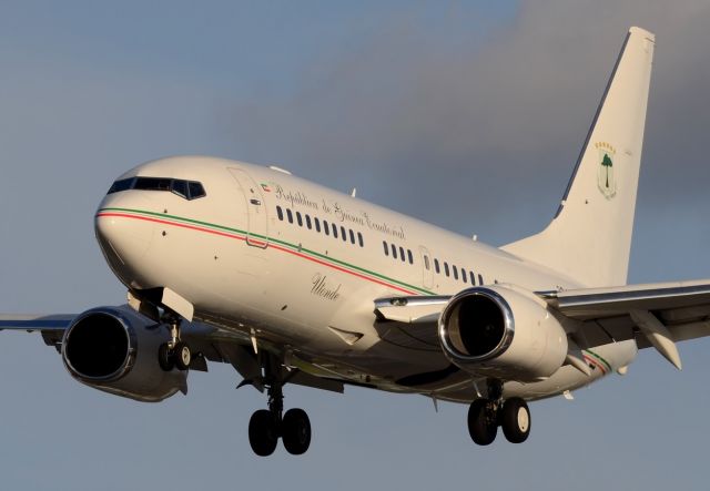 Boeing 737-700 (3C-EGE) - 05/12/2013