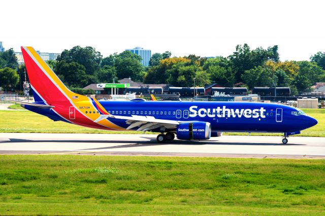 Boeing 737-800 (N8710M) - The MAX finally comes home to Dallas!  The delivery flight of the first 737-8 MAX, N8710M, to US launch customer, Southwest Airlines!  First revenue flight slated for 10/1/2017