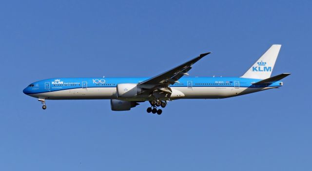 Boeing 777-200 (PH-BVS)