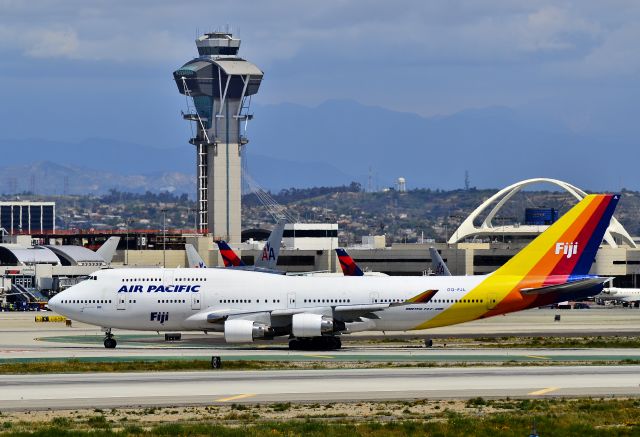 Boeing 747-400 (DQ-FJL)